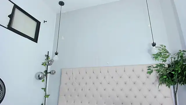 Victoria_Coleman live cam room