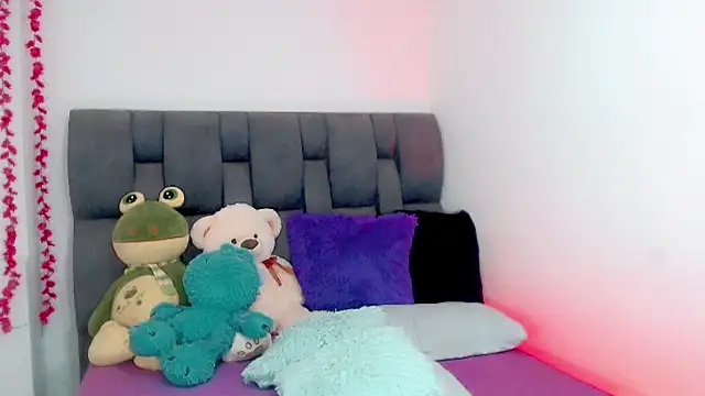 little_star_porn live Stripchat room