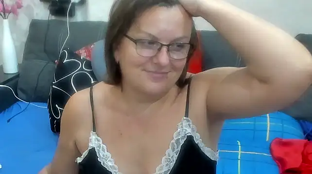 KittyCharm live cam preview