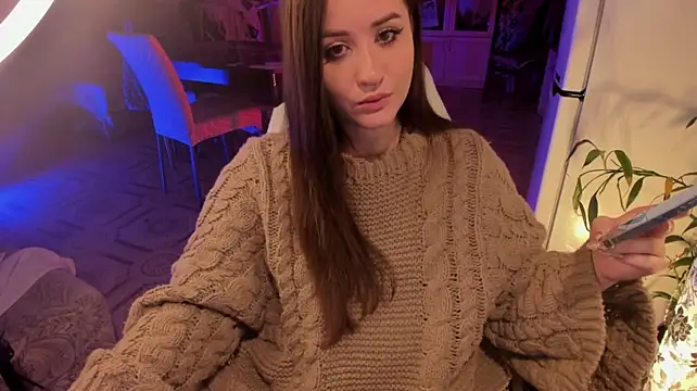 Sserendipityy live cam on StripChat