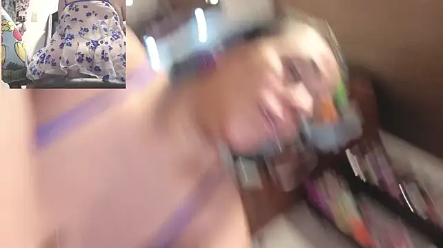 zoe_hotxxx live cam on StripChat