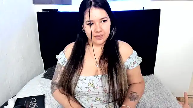 LinaBrowm live cam preview