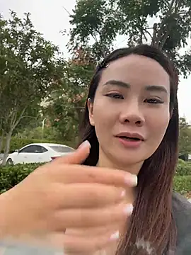 yioyio-666 (F young) - 小粉震动2分钟，最后一个大哥可得