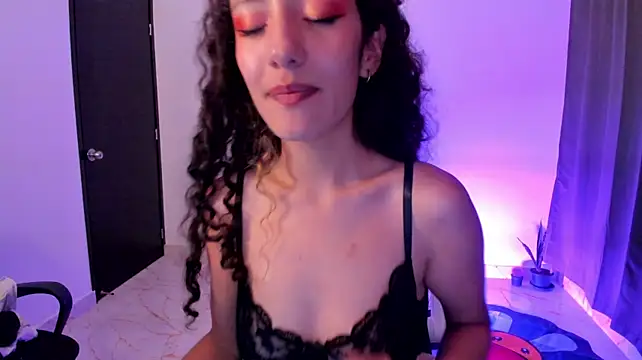 Lucia_Fuster webcam stripchat model stream image