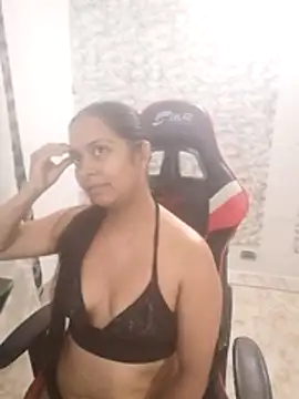 Zarinamoon webcam stripchat model stream image