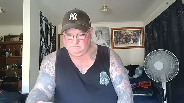 KINKYBLUEYES69