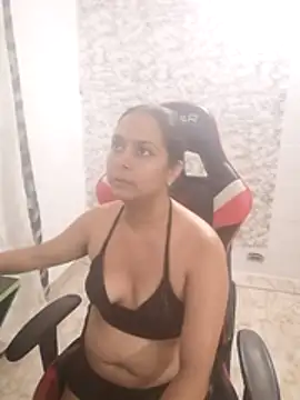 Zarinamoon webcam stripchat model stream image