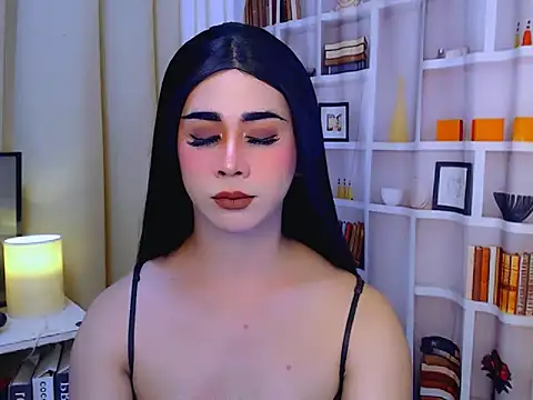 Bini_Red live cam on StripChat