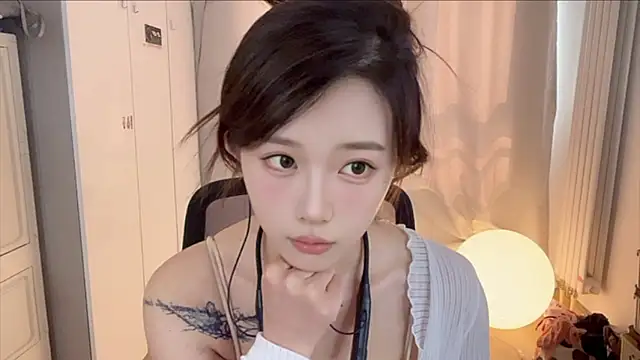 yiyi5588 live sex cam