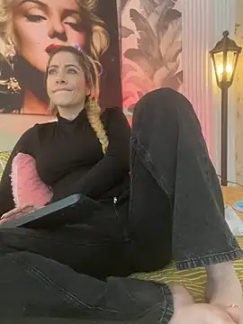 viktoria_davis_ webcam stripchat model stream image