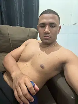 SeuPretoRaro live on Stripchat