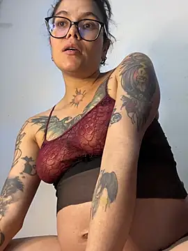 Esmeralda_hairy
