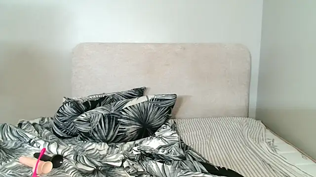 BUSTYQUEEN56_