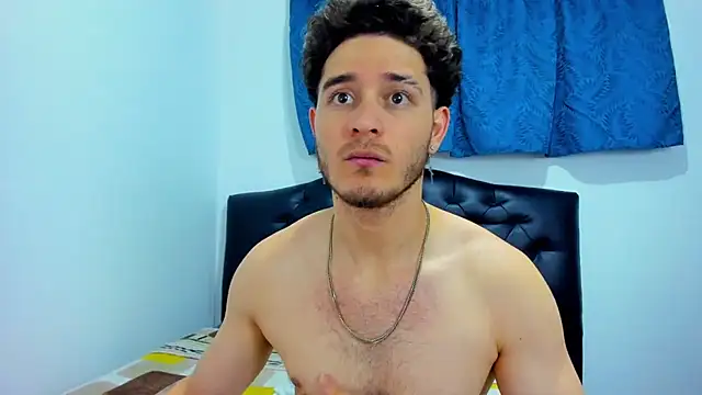 rayan_lynx live cam on StripChat