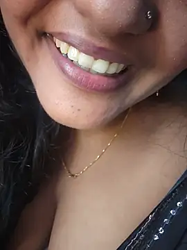 Aruna-1 live cam on StripChat