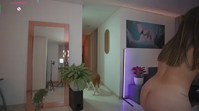 roxie_gates_