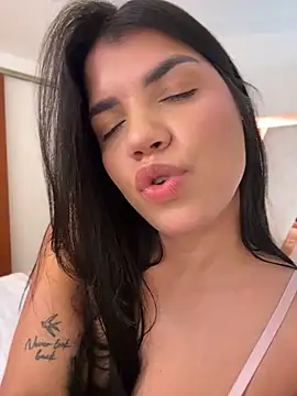emma_lopes