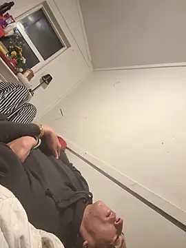 gurlnips