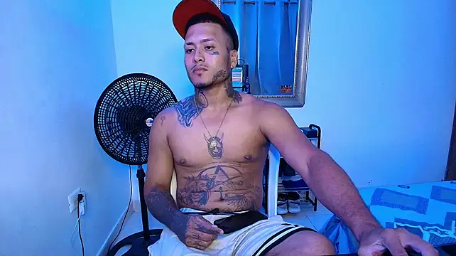 crow_black00 live cam preview