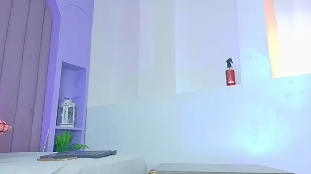 Meganlove__ live cam preview