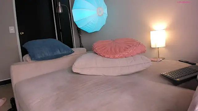 kitty_miaa live cam