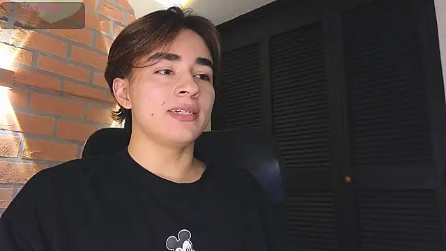 Connorr_01, live now