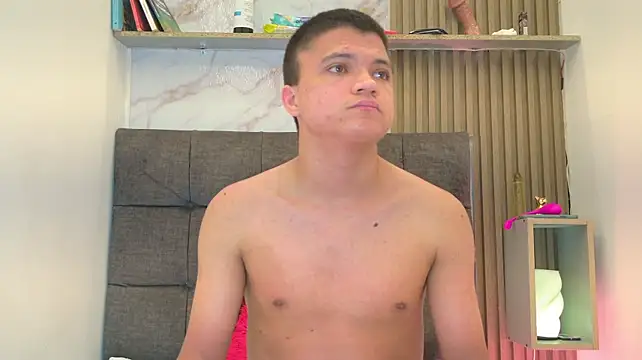 aly_n_sebas webcam