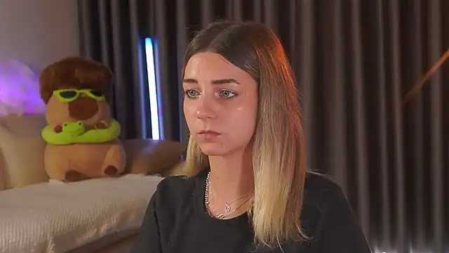MilaMilkEyes