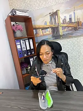 Nox_Vixen live cam on StripChat