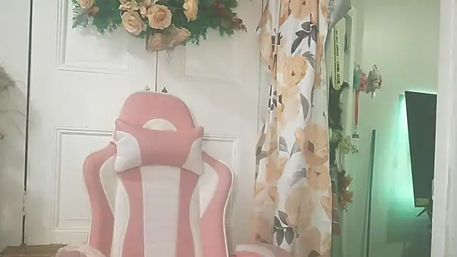 nastydianastrips