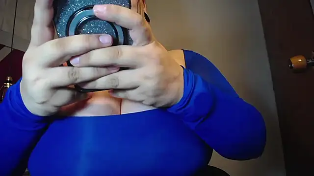 Penelope_Tits