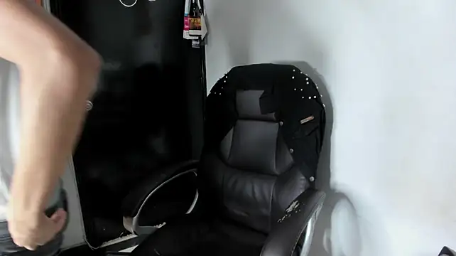 AlphaMarco live cam on StripChat