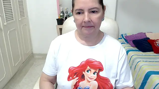 leonela_69 live cam preview