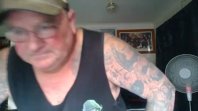 KINKYBLUEYES69