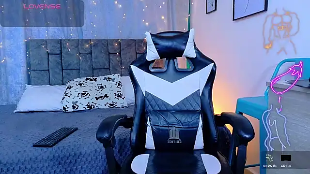 NicolasTorrez live cam on StripChat