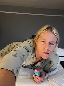 Blondnboujee53
