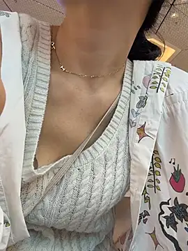 cici-2026 (F milf) - 众筹买大黑牛完成任务控制小粉5分钟