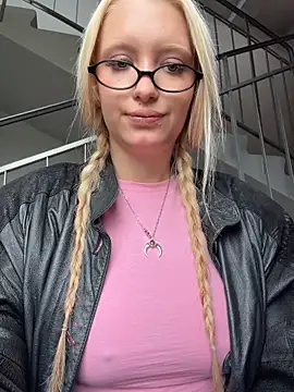 Elfi_InPublic webcam