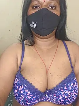 MISS-LOVEV live cam on StripChat