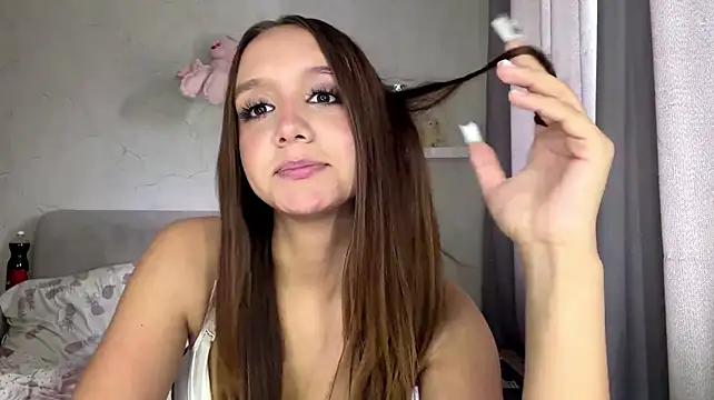NadeneGutches webcam stripchat model stream image