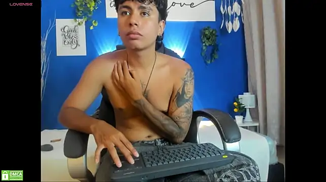 Jonnie-rodriguez webcam stripchat model stream image
