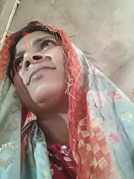 Madhu-71 live cam on StripChat