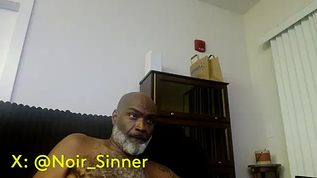 sinnernoir live cam on StripChat