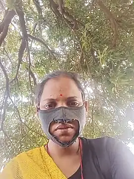 jaanucuteverma89 live cam on StripChat