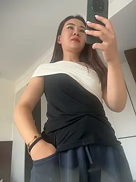 Yioyio-666 webcam