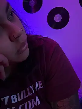 miacanela_xo