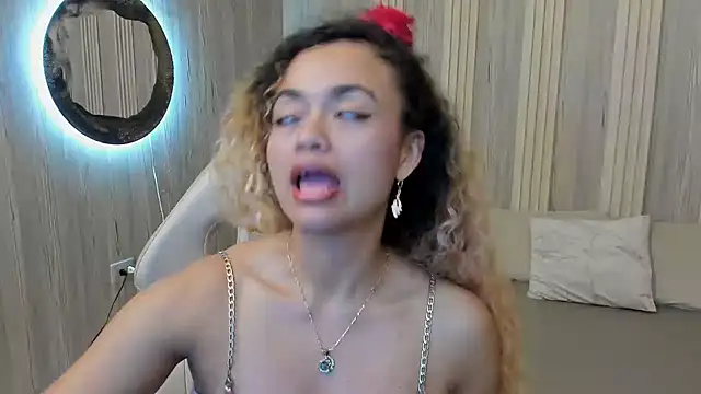 CurlyMamii