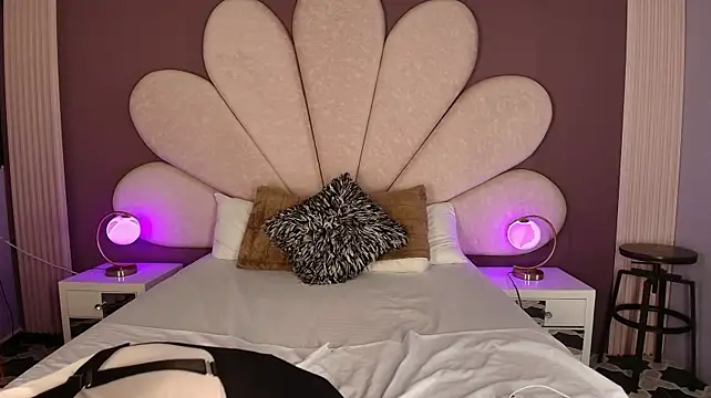 LolaGray__