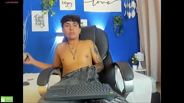 Jonnie-rodriguez webcam stripchat model stream image