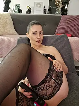 AryaSummersReal